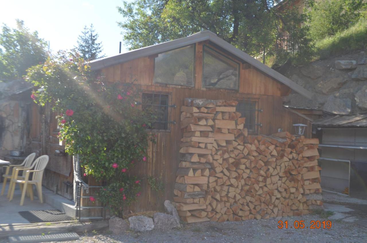 Le Love Chalet Des Alpes Guillestre Exterior foto